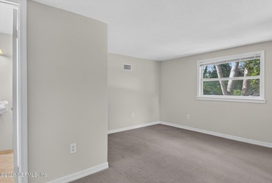 PRICE REDUCTION!!!!! Beautiful renovated home on oversized lot - photo 24