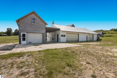 Exceptional large acreage parcel with panoramic water views and - photo 24