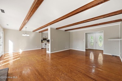 Lakeside Home In Desirable Lake Park. This 3 Bedroom, 2 Bath - photo 27