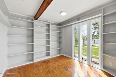 Lakeside Home In Desirable Lake Park. This 3 Bedroom, 2 Bath - photo 28