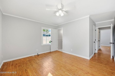 Lakeside Home In Desirable Lake Park. This 3 Bedroom, 2 Bath - photo 32