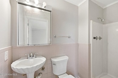 Lakeside Home In Desirable Lake Park. This 3 Bedroom, 2 Bath - photo 35