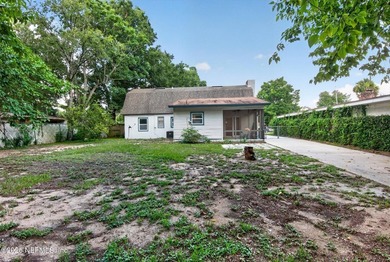 PRICE REDUCTION!!!!! Beautiful renovated home on oversized lot - photo 38