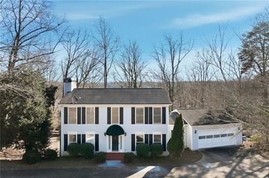 Lake Lanier Home For Sale in Gainesville Georgia