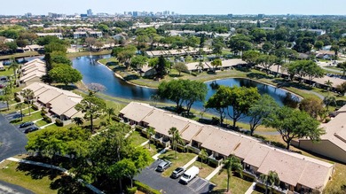 Amazing location on this water front villa. You can walk across - photo 1