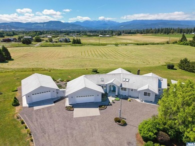 Welcome to 141 Kiwi Lane, a beautifully crafted home offering - photo 12