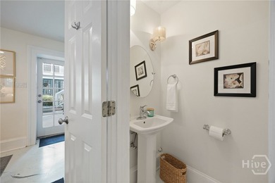 This 6 bedroom 6.5 bathroom property was once a boutique hotel - photo 13