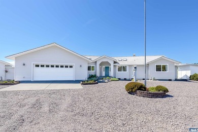 Welcome to 141 Kiwi Lane, a beautifully crafted home offering - photo 20