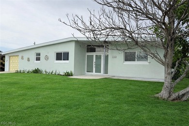 Port Charlotte Waterway Area Home For Sale in Port Charlotte Florida