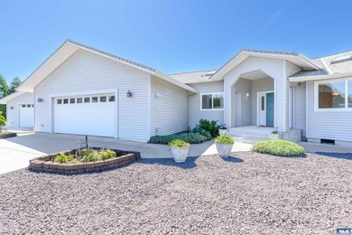 Welcome to 141 Kiwi Lane, a beautifully crafted home offering - photo 25