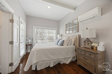 This 6 bedroom 6.5 bathroom property was once a boutique hotel - photo 28
