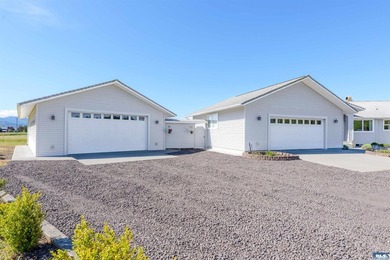 Welcome to 141 Kiwi Lane, a beautifully crafted home offering - photo 28
