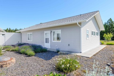 Welcome to 141 Kiwi Lane, a beautifully crafted home offering - photo 40