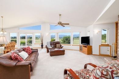 Welcome to 141 Kiwi Lane, a beautifully crafted home offering - photo 45