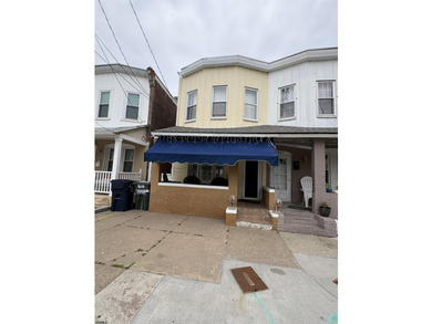 Adorable townhouse boasting an open and inviting floor plan. The - photo 2
