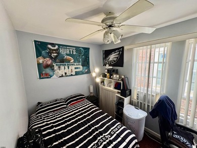Adorable townhouse boasting an open and inviting floor plan. The - photo 7