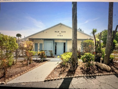 (private lake, pond, creek) Condo For Sale in West Palm Beach Florida