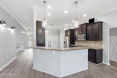 Newly renovated!! LVP Flooring throughout. Freshly painted - photo 14