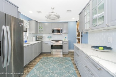 Charming detached ranch with fully finished detached garage - photo 21