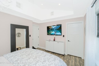 Charming detached ranch with fully finished detached garage - photo 24