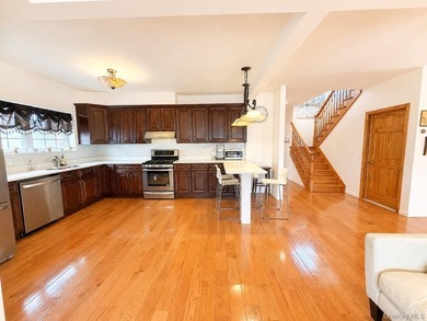 LOCATION LOCATION LOCATION !!!!! PROPERTY located at RIGHT BY - photo 2