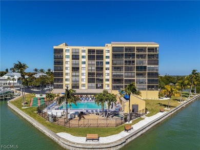 WATERFRONT! Won't find a deal like this again at this price - photo 2