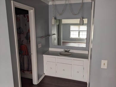 Updated 1BR/1BA Townhome in West AshleyDon't miss this move-in - photo 11