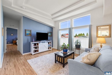 Welcome to this beautifully maintained 3-bedroom, 2-bath - photo 11