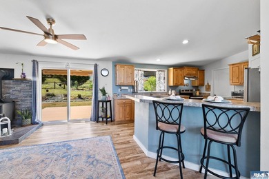 Welcome to this beautifully maintained 3-bedroom, 2-bath - photo 15
