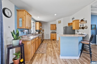 Welcome to this beautifully maintained 3-bedroom, 2-bath - photo 16