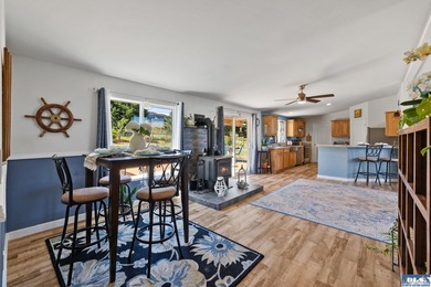 Welcome to this beautifully maintained 3-bedroom, 2-bath - photo 17