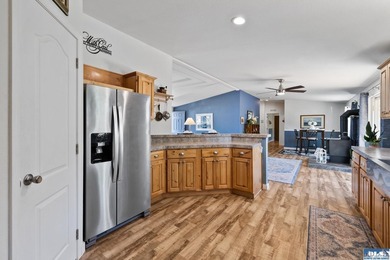 Welcome to this beautifully maintained 3-bedroom, 2-bath - photo 19