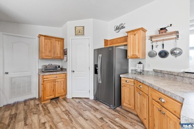 Welcome to this beautifully maintained 3-bedroom, 2-bath - photo 20