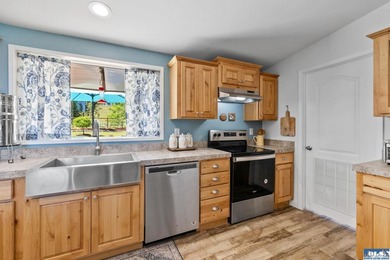 Welcome to this beautifully maintained 3-bedroom, 2-bath - photo 21