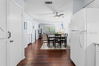 Turnkey, fully furnished second-floor 2-bedroom, 2-bath villa in - photo 3
