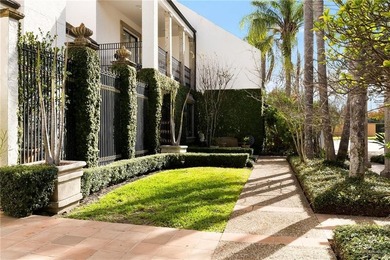 Reminiscent Of Homes In San Antonio, This Exquisite Townhome - photo 5