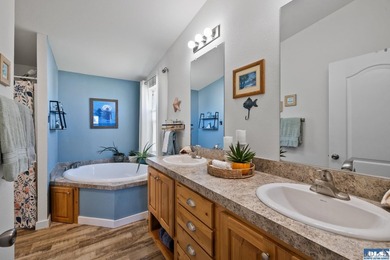 Welcome to this beautifully maintained 3-bedroom, 2-bath - photo 28