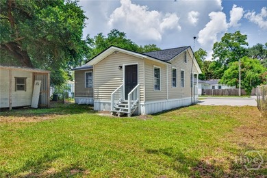 Welcome to 1209 E 69th Street, an adorable Savannah bungalow - photo 33