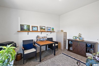 Welcome to this beautifully maintained 3-bedroom, 2-bath - photo 34