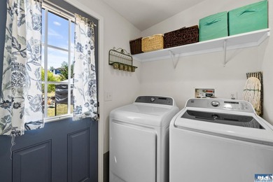 Welcome to this beautifully maintained 3-bedroom, 2-bath - photo 35