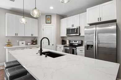 Welcome home to this beautifully maintained one-owner residence - photo 5