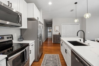 Welcome home to this beautifully maintained one-owner residence - photo 7