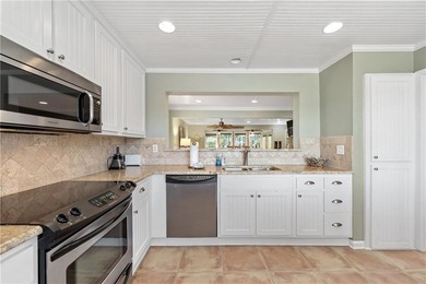 For Sale: Dune Breeze Townhome at 1528 Ocean Boulevard, St - photo 11