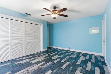 Welcome to this charming 3-bedroom, 2.5-bathroom waterfront - photo 22