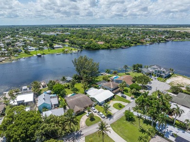 Welcome to this charming 3-bedroom, 2.5-bathroom waterfront - photo 23