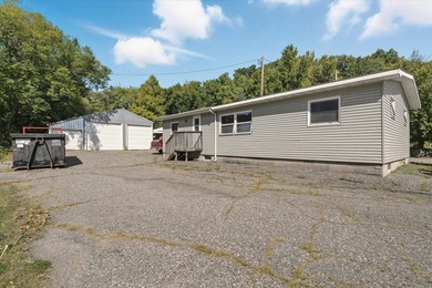 Want a setting with an ideal location close to town and near - photo 6