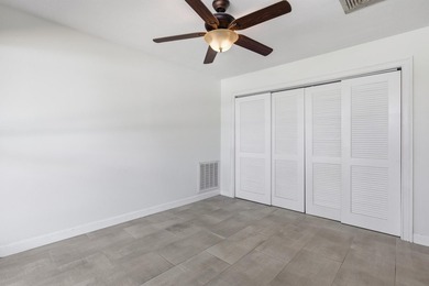 Welcome to this charming 3-bedroom, 2.5-bathroom waterfront - photo 28