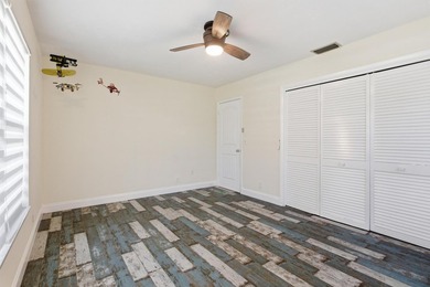 Welcome to this charming 3-bedroom, 2.5-bathroom waterfront - photo 31