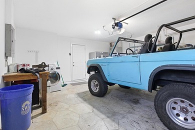 Welcome to this charming 3-bedroom, 2.5-bathroom waterfront - photo 32