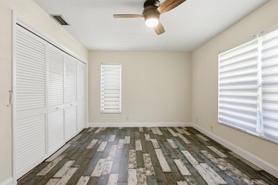 Welcome to this charming 3-bedroom, 2.5-bathroom waterfront - photo 33